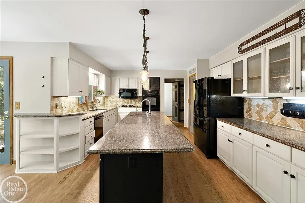 53291 Shanelle Lane Shelby Charter Township MI 48315