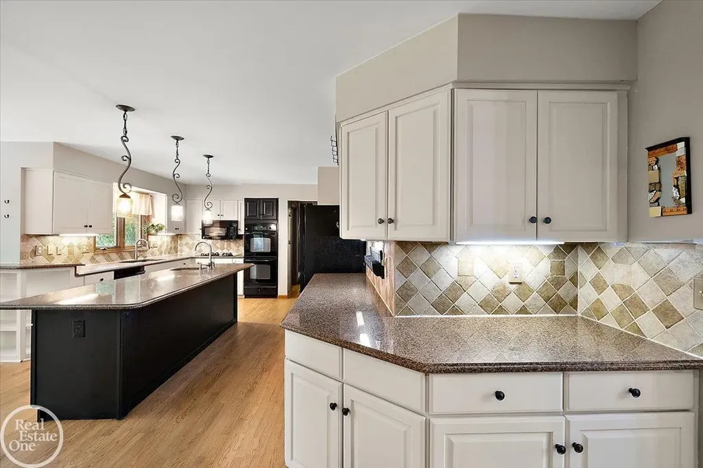 53291 Shanelle Lane Shelby Charter Township MI 48315