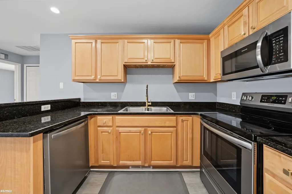 5537 Acorn Lane Sterling Heights City MI 48314