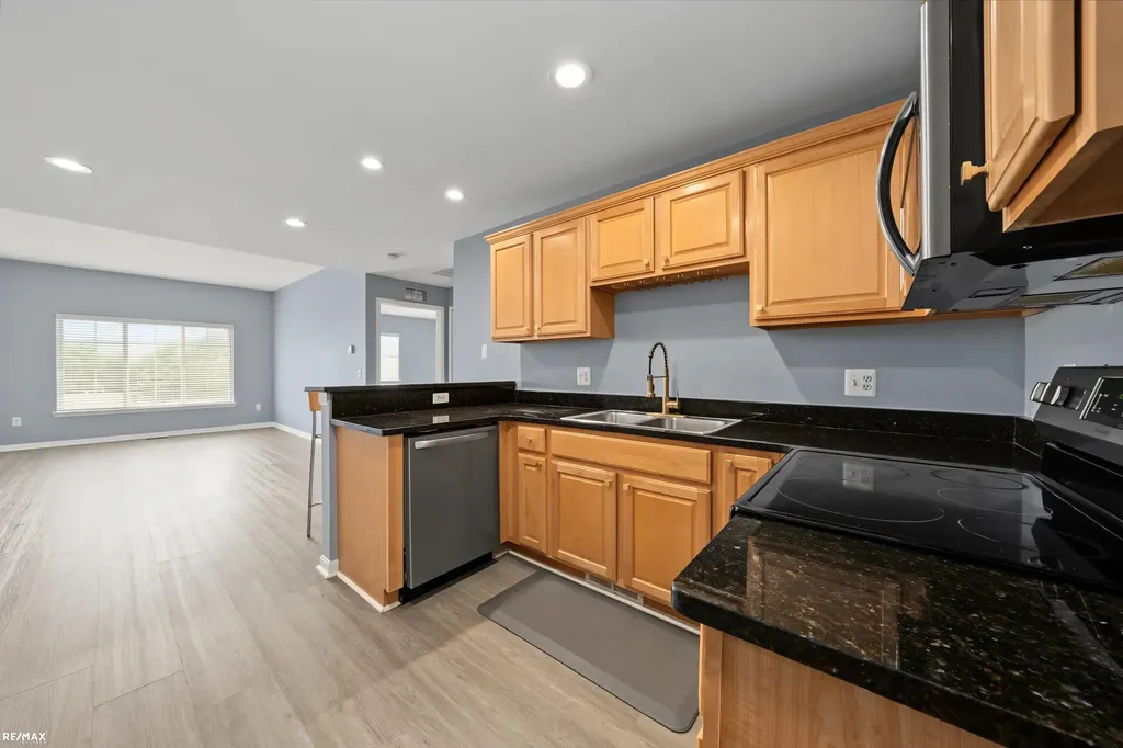5537 Acorn Lane Sterling Heights City MI 48314