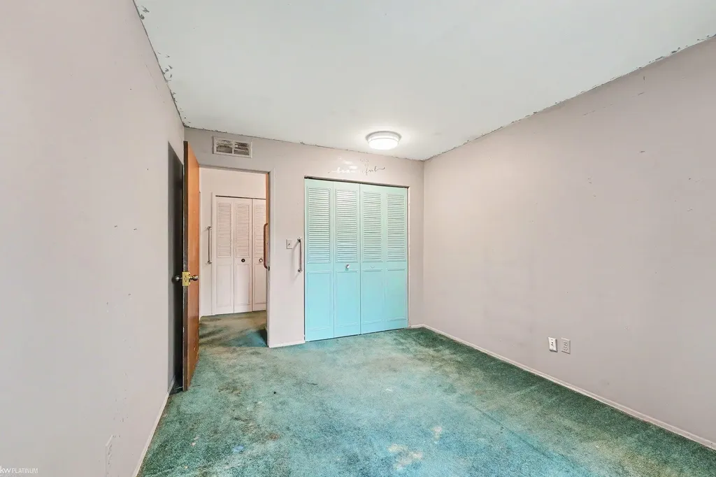 36546 Union Lake Road Harrison Charter Township MI 48045