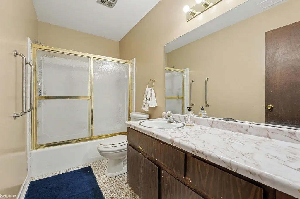 36546 Union Lake Road Harrison Charter Township MI 48045
