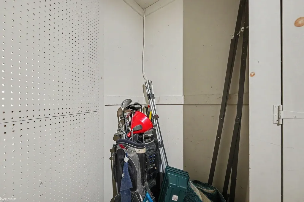 36546 Union Lake Road Harrison Charter Township MI 48045