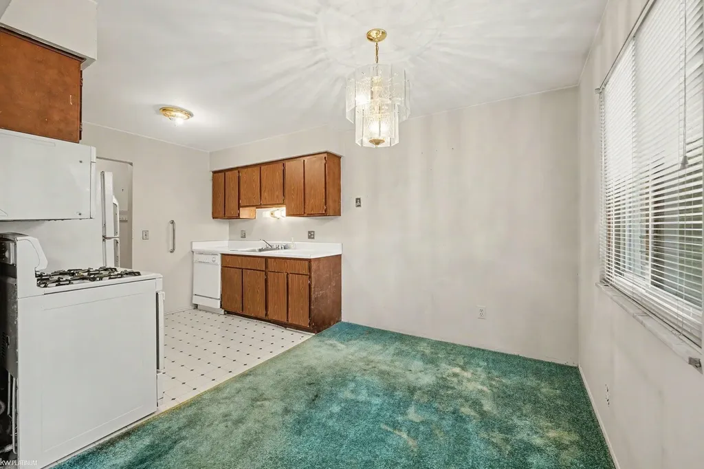 36546 Union Lake Road Harrison Charter Township MI 48045