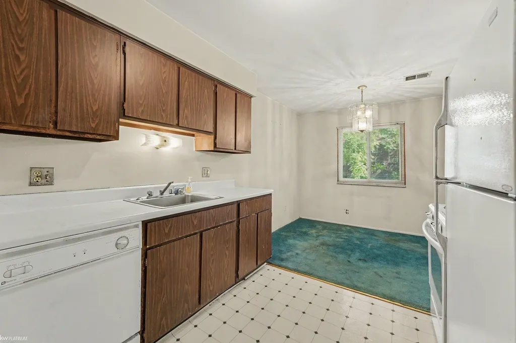36546 Union Lake Road Harrison Charter Township MI 48045