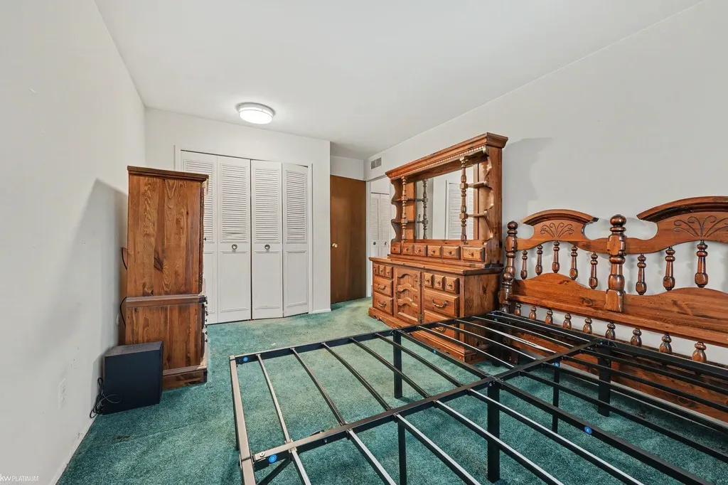 36546 Union Lake Road Harrison Charter Township MI 48045