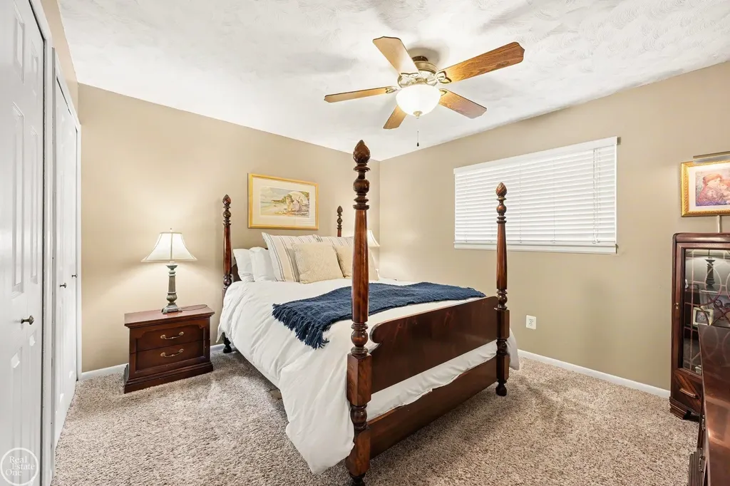 29609 Tropea Drive Warren City MI 48092