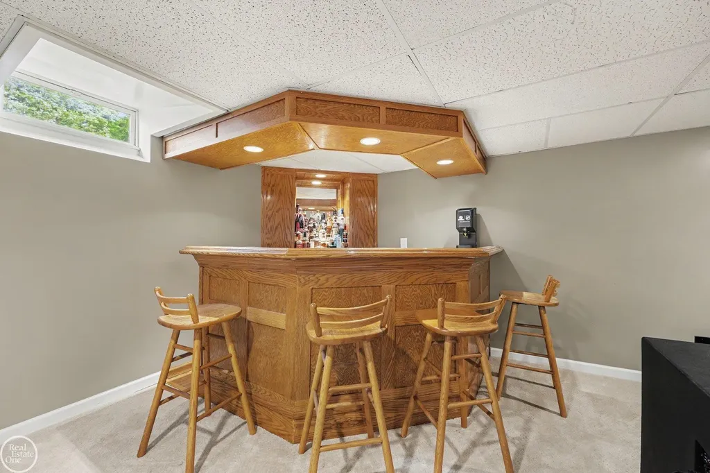 29609 Tropea Drive Warren City MI 48092