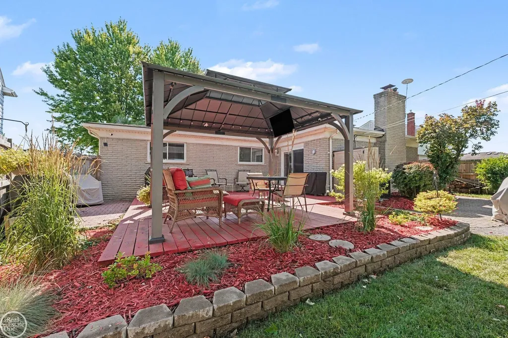 29609 Tropea Drive Warren City MI 48092