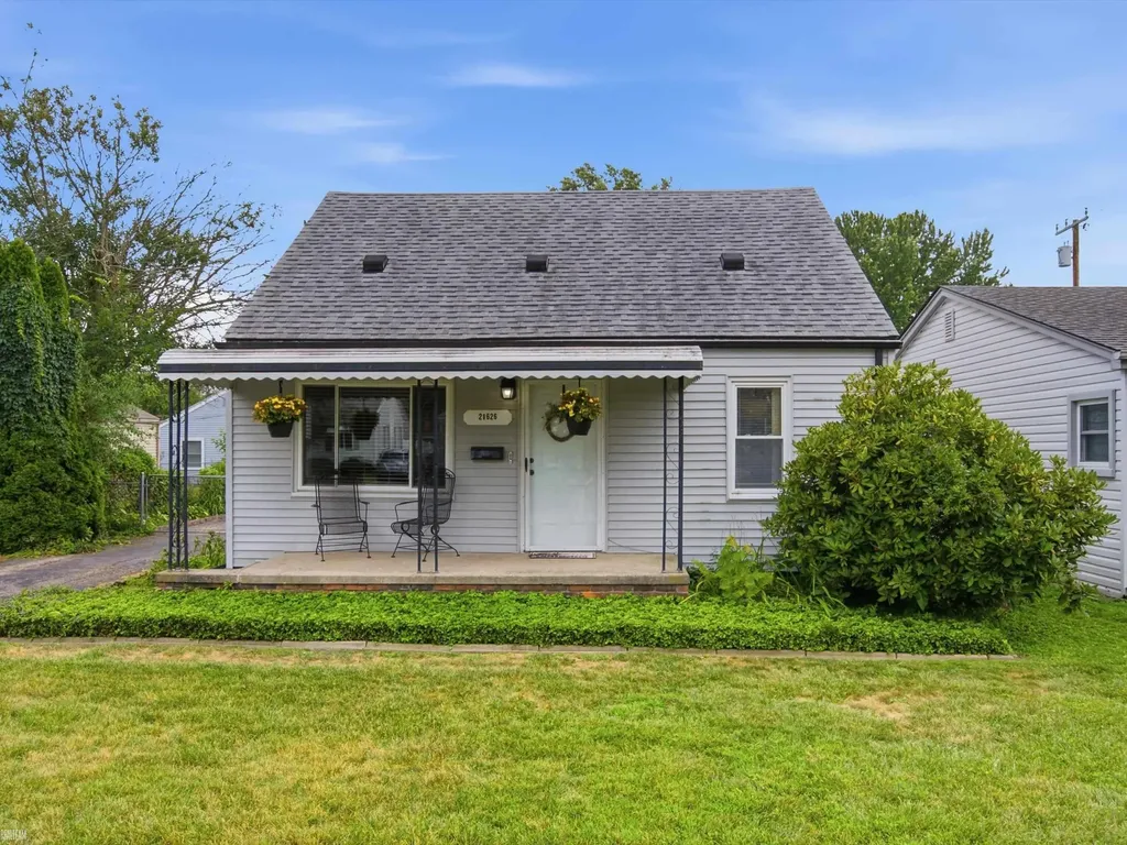 21626 Bon Heur Street St. Clair Shores City MI 48081