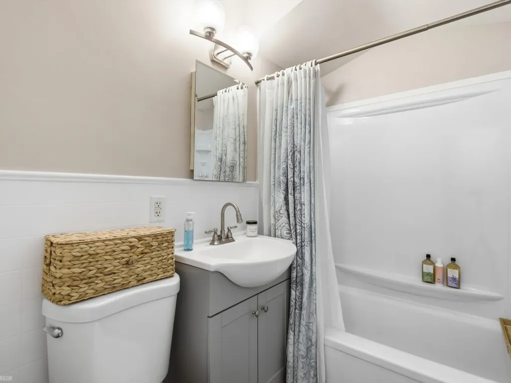 21626 Bon Heur Street St. Clair Shores City MI 48081
