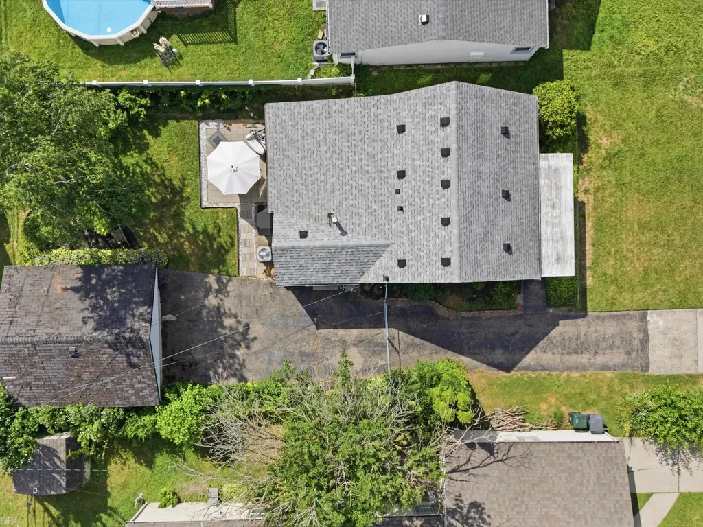 21626 Bon Heur Street St. Clair Shores City MI 48081
