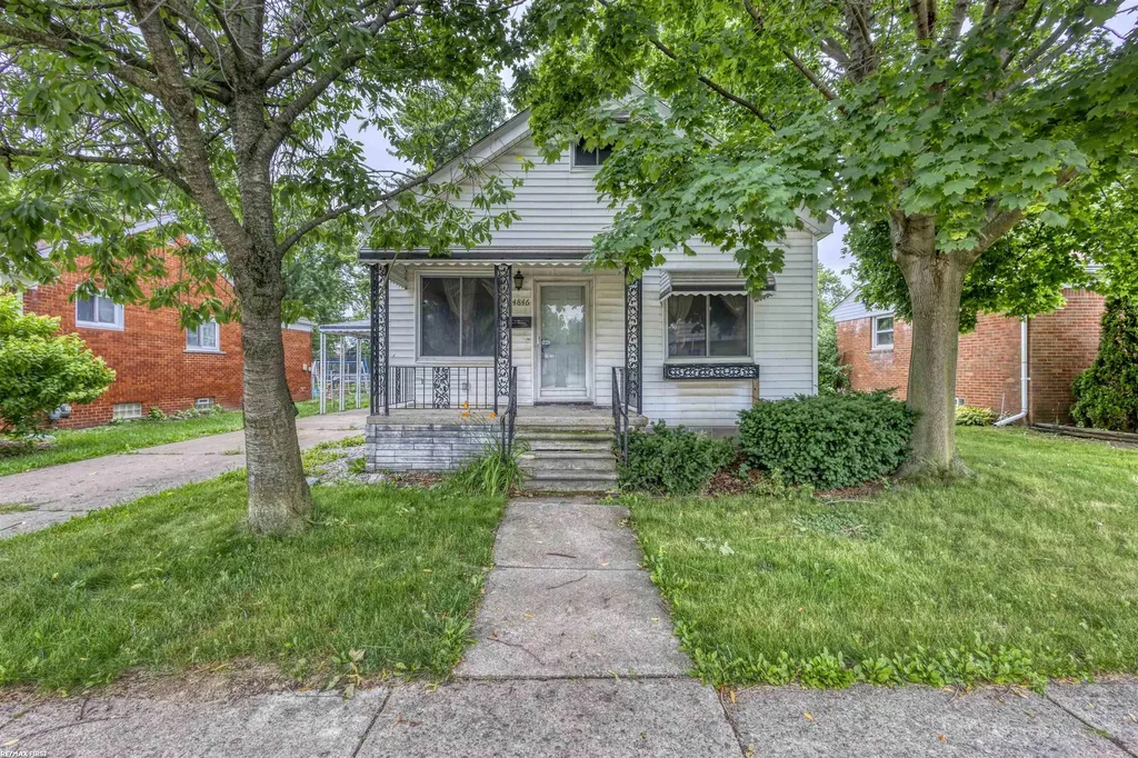 14846 Stephens Dr Drive Eastpointe City MI 48021