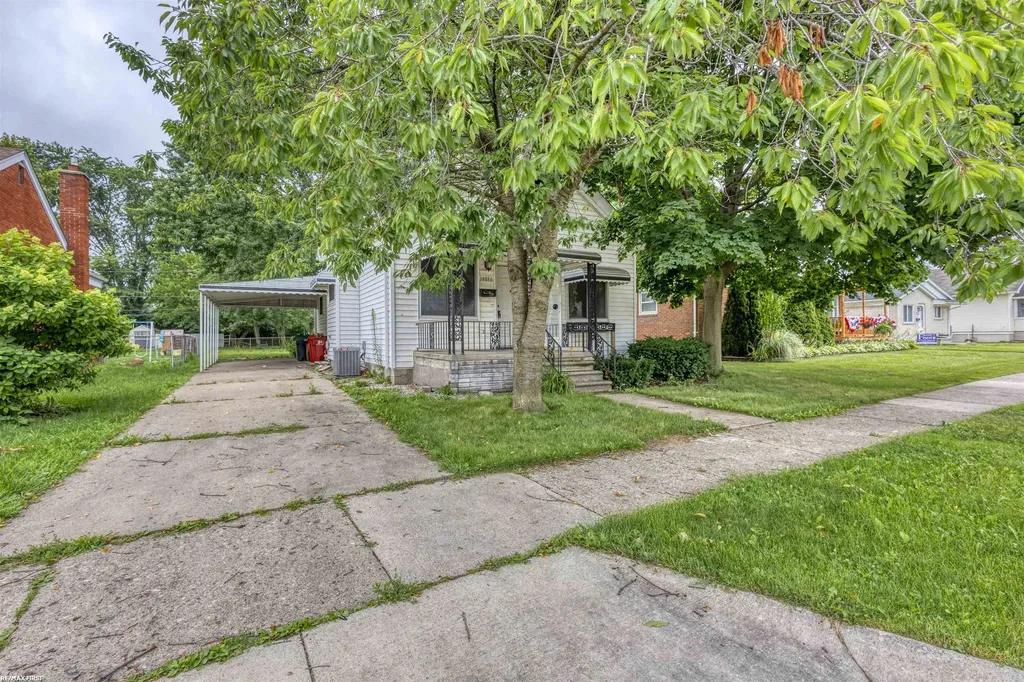 14846 Stephens Dr Drive Eastpointe City MI 48021
