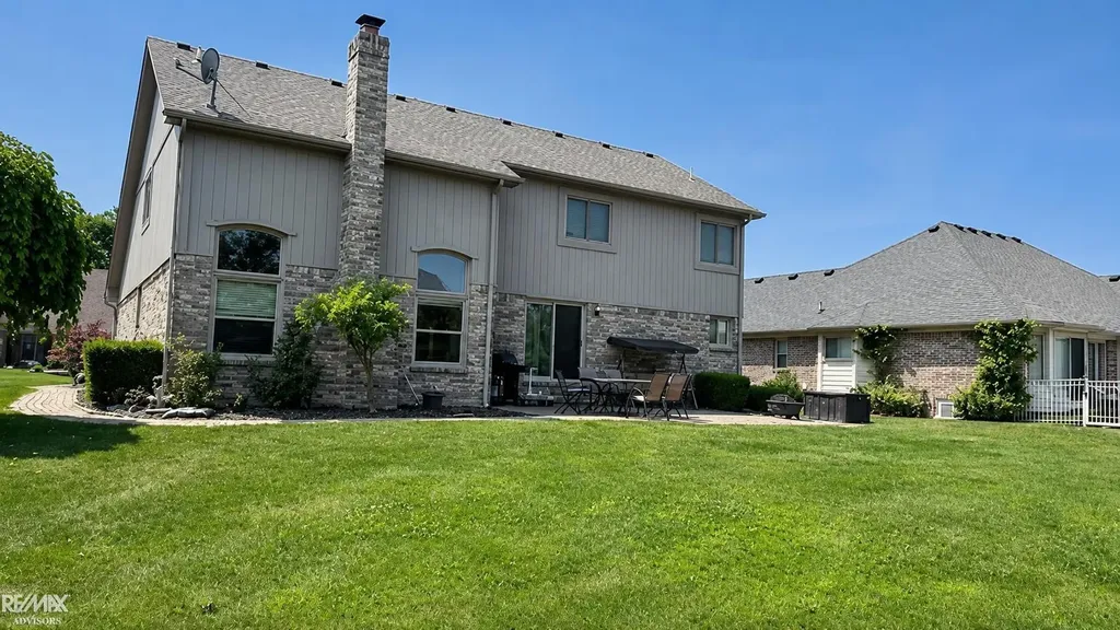46654 West Ridge Drive Macomb Township MI 48044