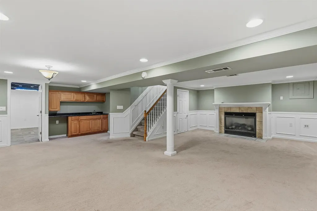 30121 Gloede Drive Warren City MI 48088