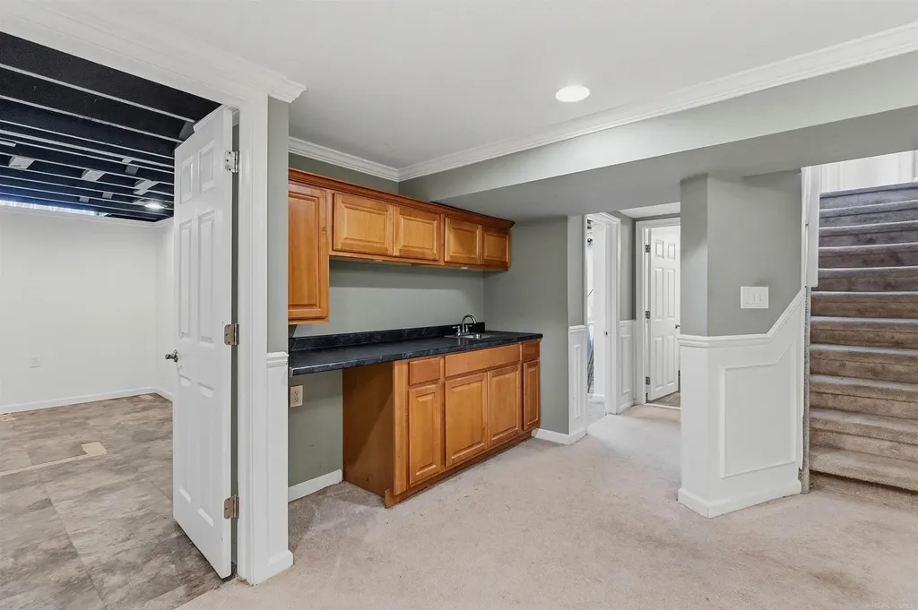 30121 Gloede Drive Warren City MI 48088