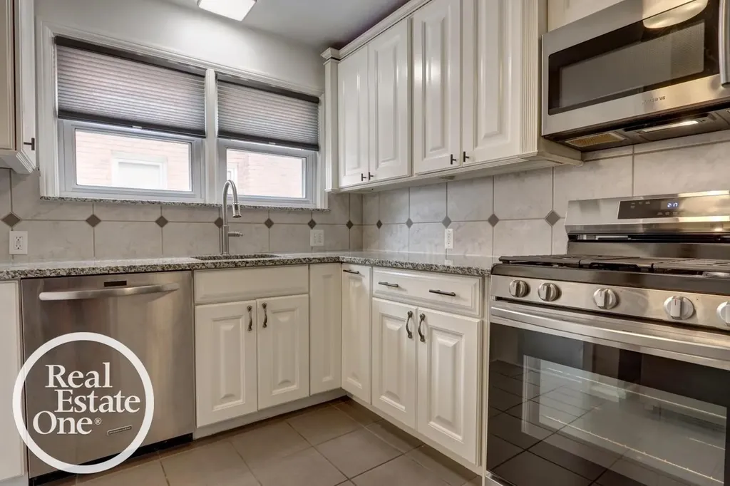 15560 Mclain Avenue Allen Park City MI 48101