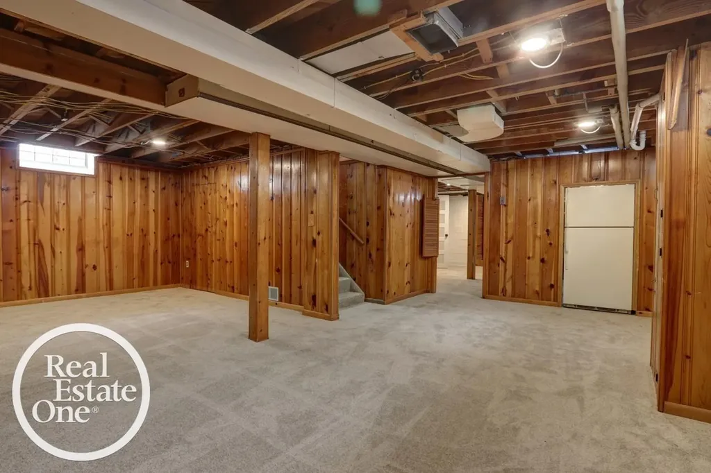 15560 Mclain Avenue Allen Park City MI 48101