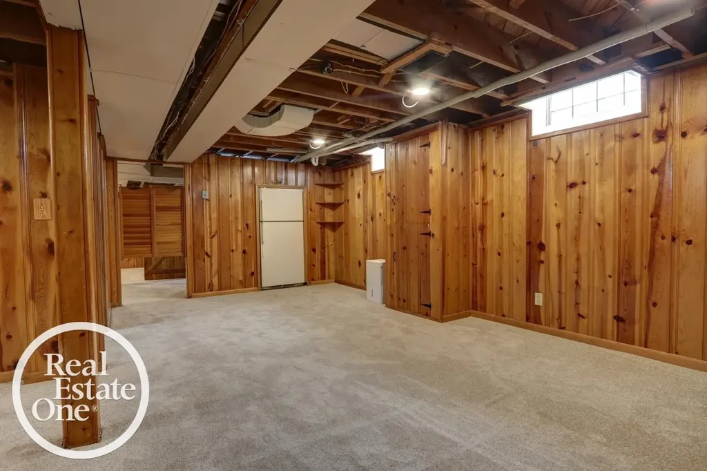 15560 Mclain Avenue Allen Park City MI 48101