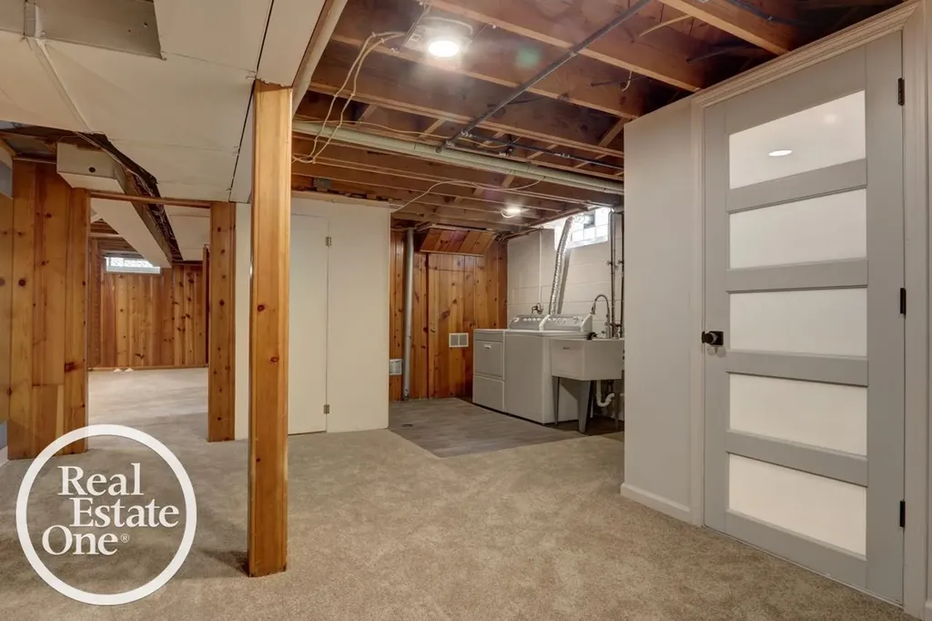 15560 Mclain Avenue Allen Park City MI 48101