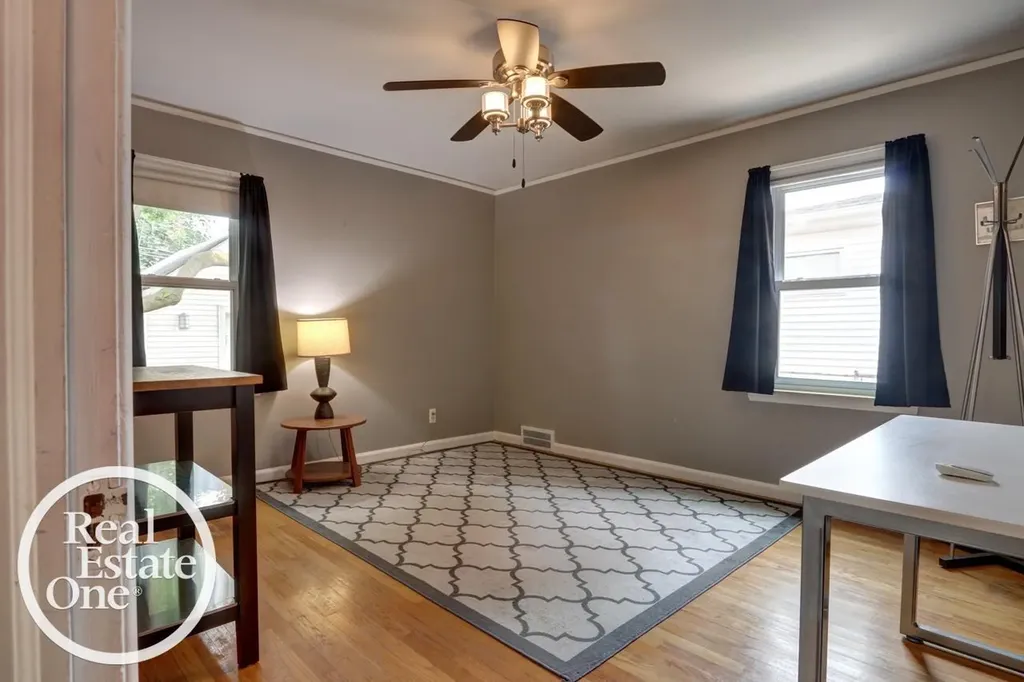 15560 Mclain Avenue Allen Park City MI 48101