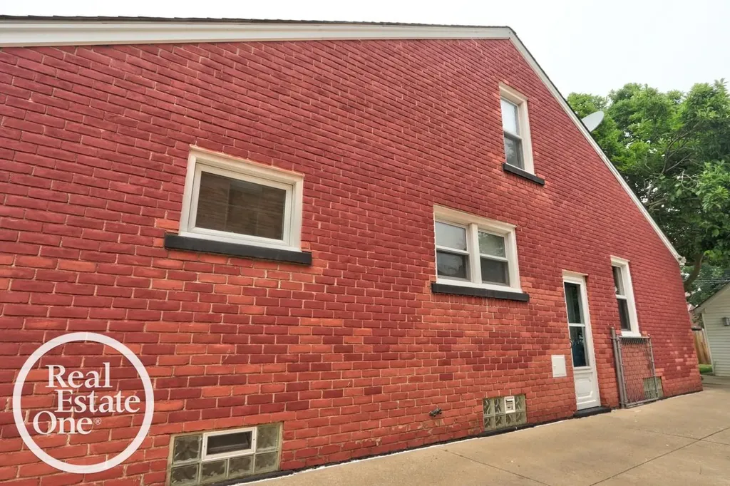 15560 Mclain Avenue Allen Park City MI 48101