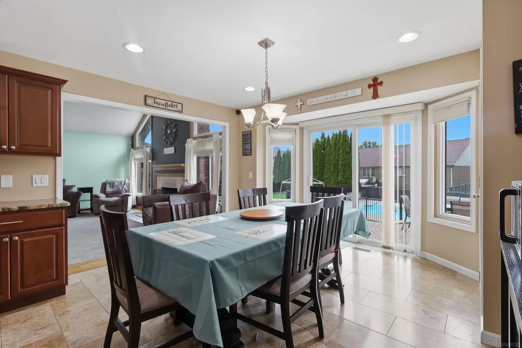 47641 Beacon Square Drive Macomb Township MI 48044