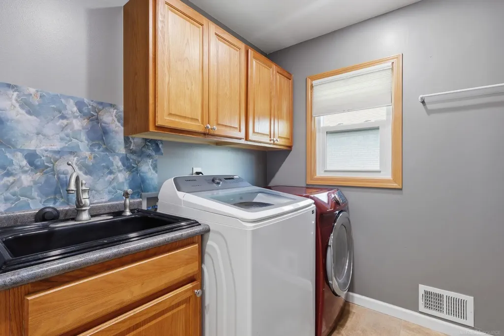 47641 Beacon Square Drive Macomb Township MI 48044
