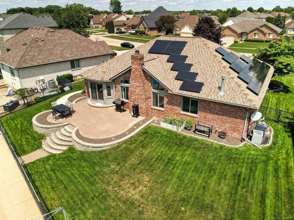47641 Beacon Square Drive Macomb Township MI 48044