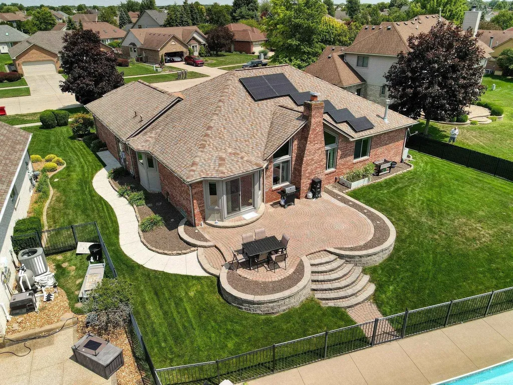 47641 Beacon Square Drive Macomb Township MI 48044