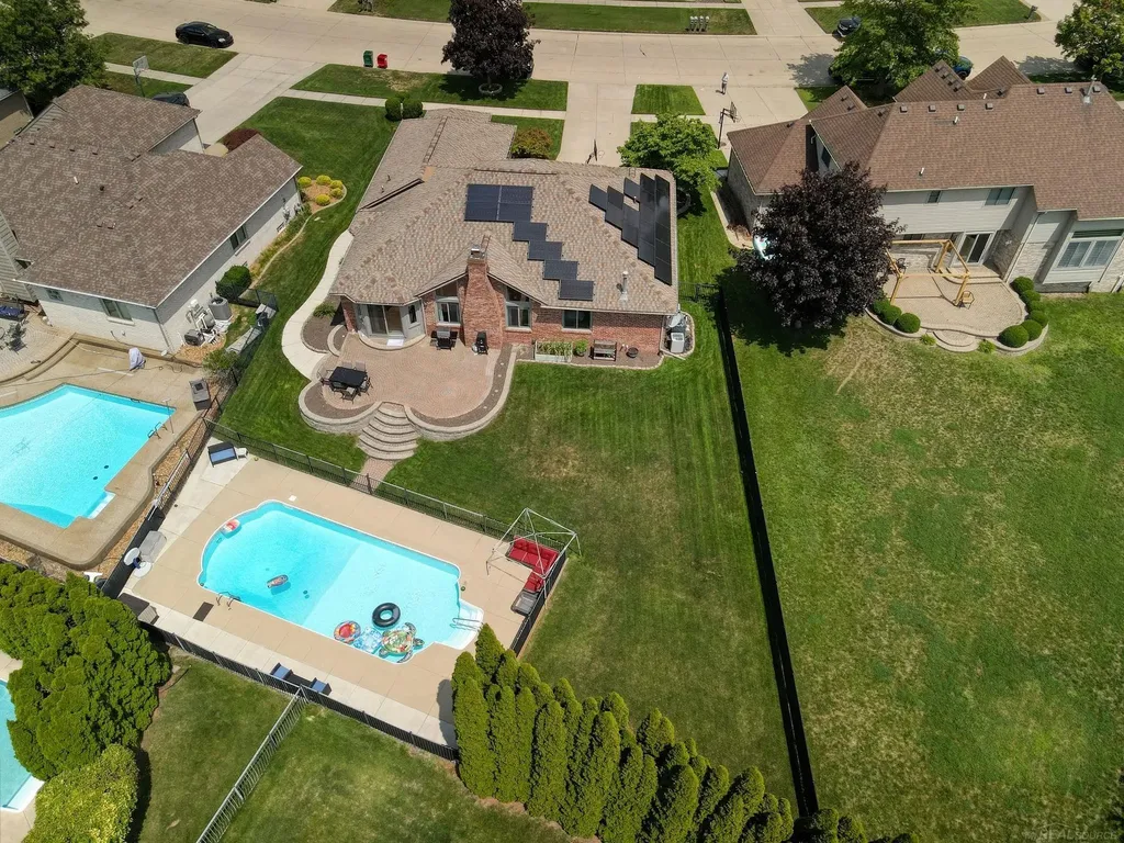 47641 Beacon Square Drive Macomb Township MI 48044