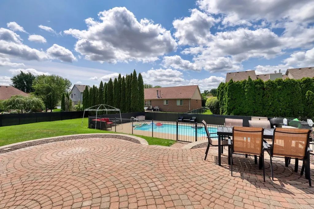 47641 Beacon Square Drive Macomb Township MI 48044