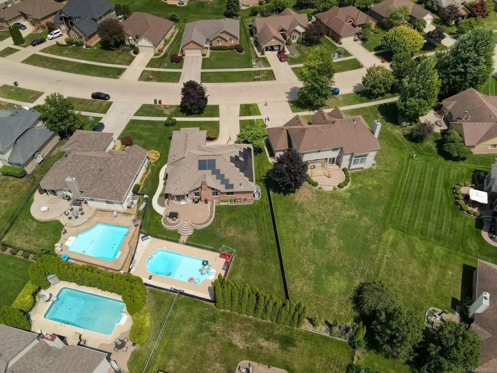 47641 Beacon Square Drive Macomb Township MI 48044
