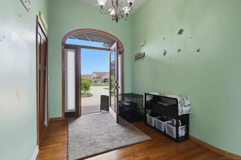 47641 Beacon Square Drive Macomb Township MI 48044