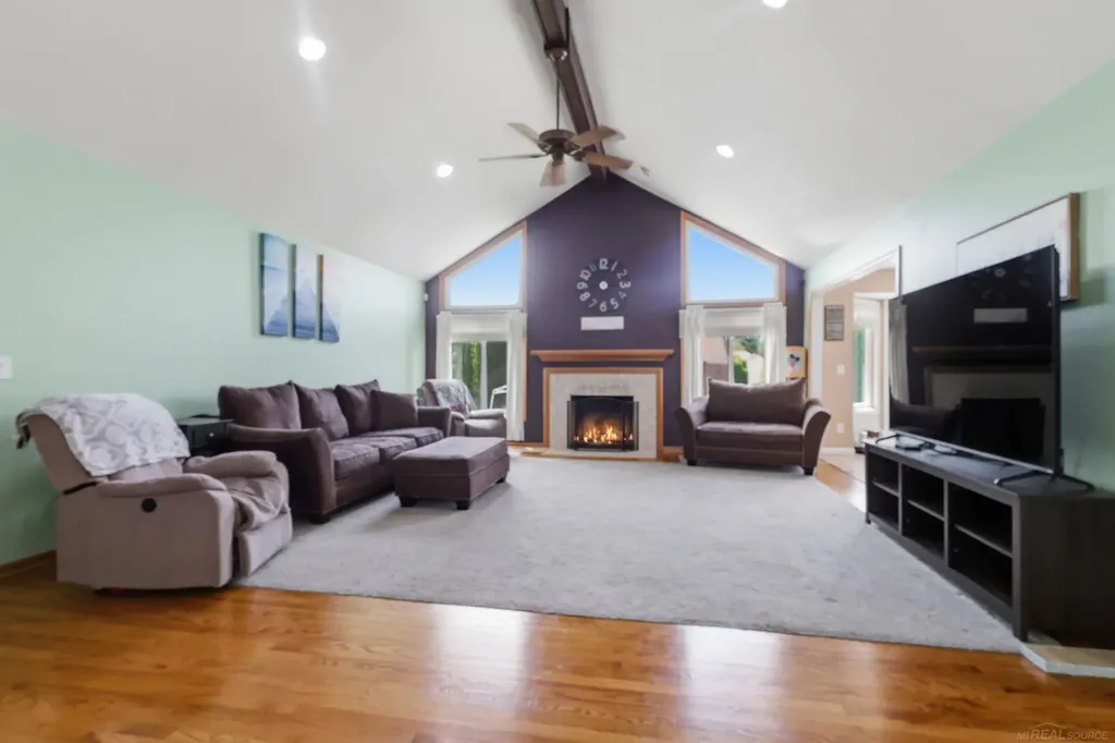 47641 Beacon Square Drive Macomb Township MI 48044