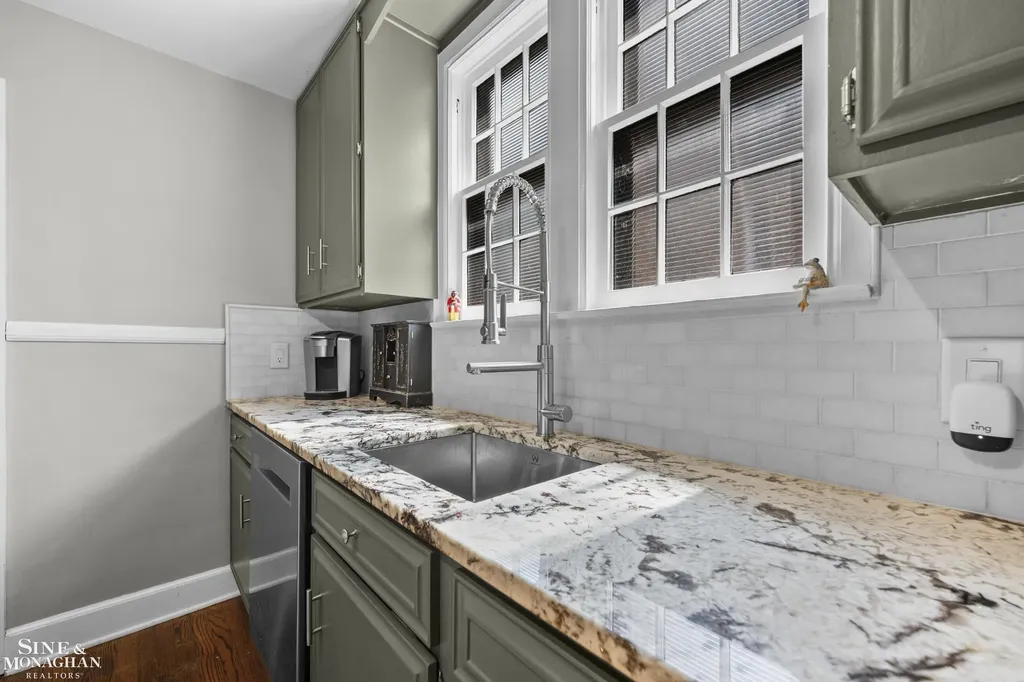245 Ridgemont Road Grosse Pointe Farms City MI 48236