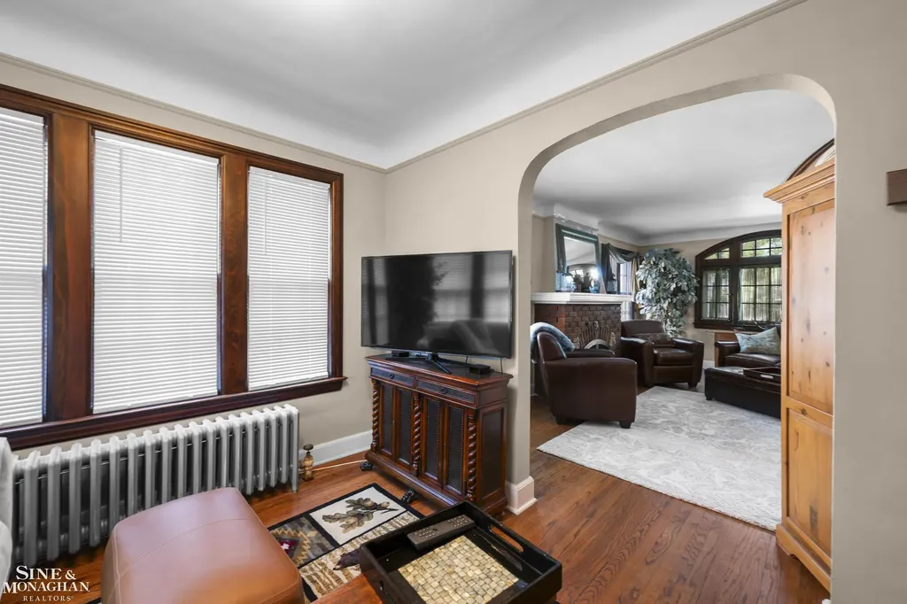 245 Ridgemont Road Grosse Pointe Farms City MI 48236