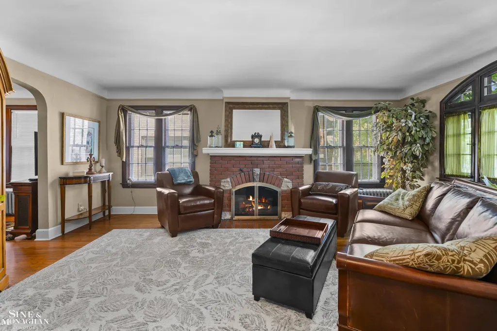 245 Ridgemont Road Grosse Pointe Farms City MI 48236