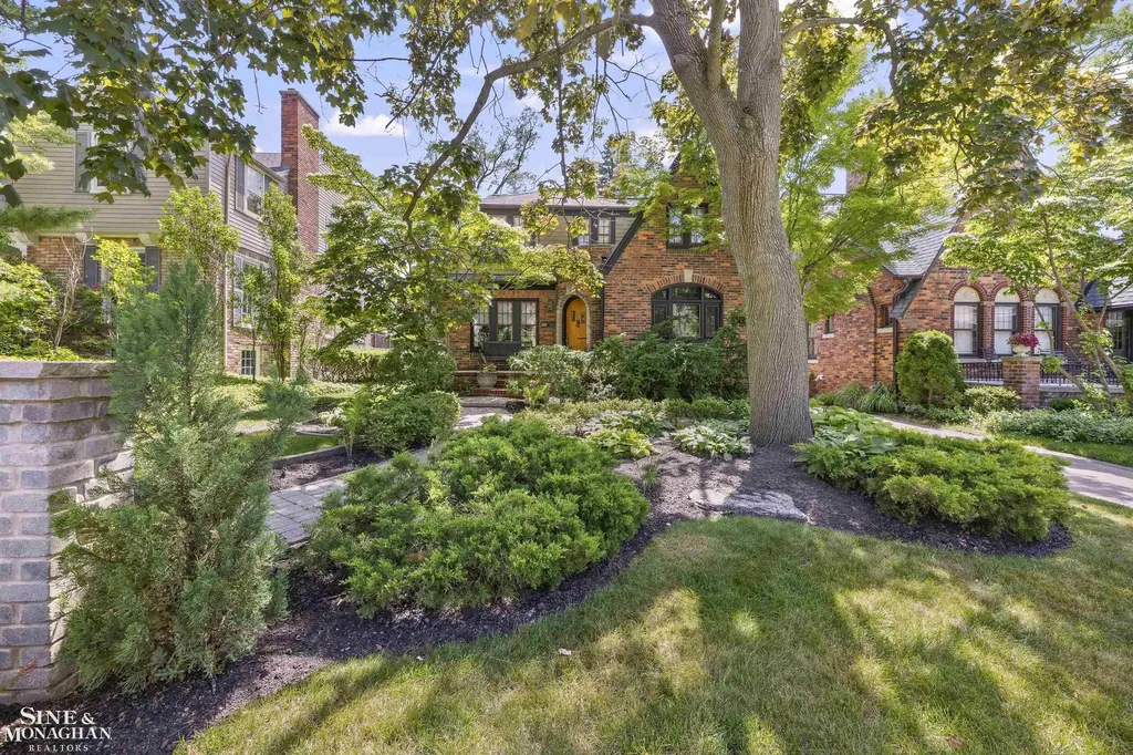 245 Ridgemont Road Grosse Pointe Farms City MI 48236