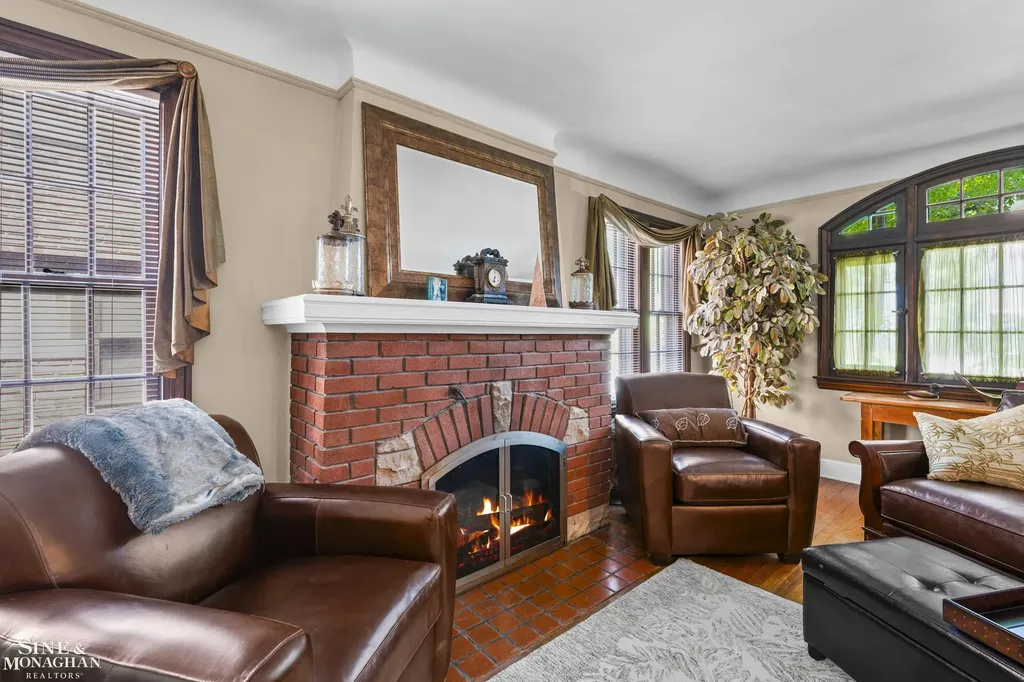 245 Ridgemont Road Grosse Pointe Farms City MI 48236