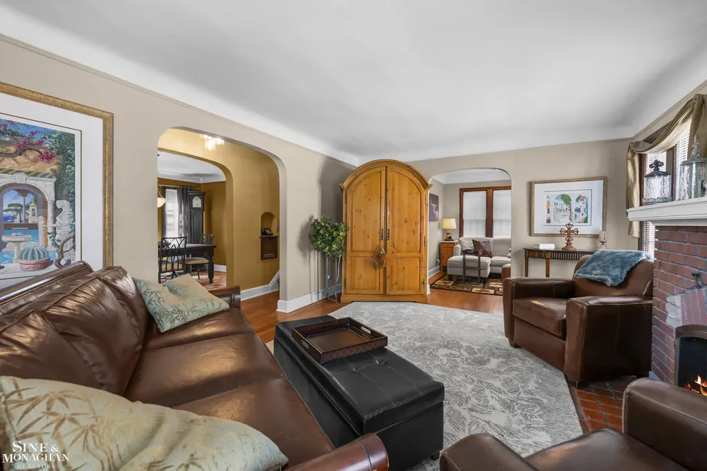 245 Ridgemont Road Grosse Pointe Farms City MI 48236