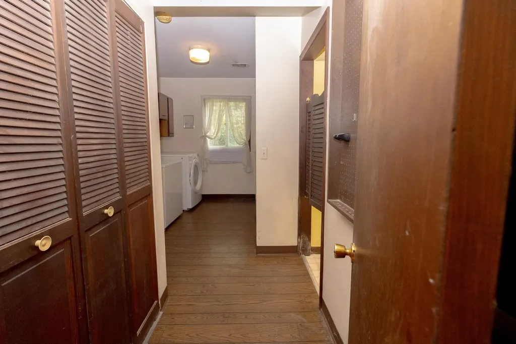 7641 Lindrath Avenue Washington Township MI 48094