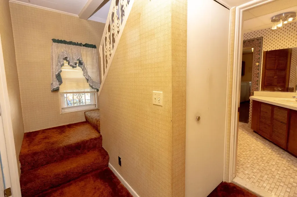 7641 Lindrath Avenue Washington Township MI 48094