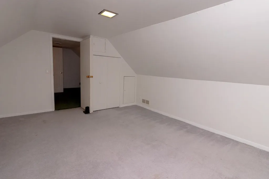 7641 Lindrath Avenue Washington Township MI 48094