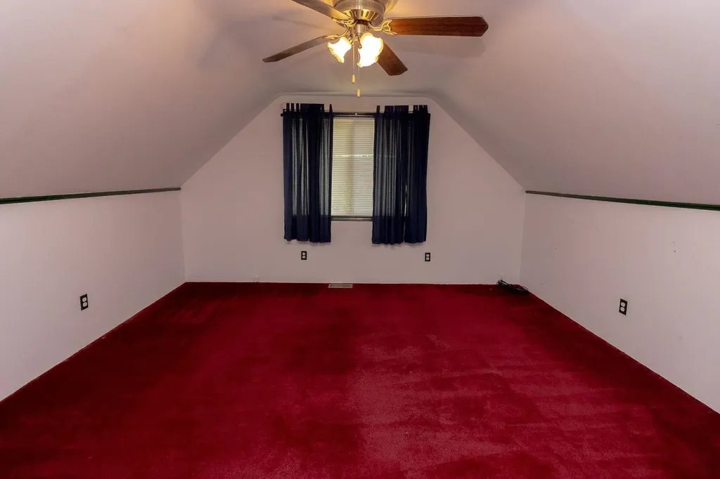 7641 Lindrath Avenue Washington Township MI 48094