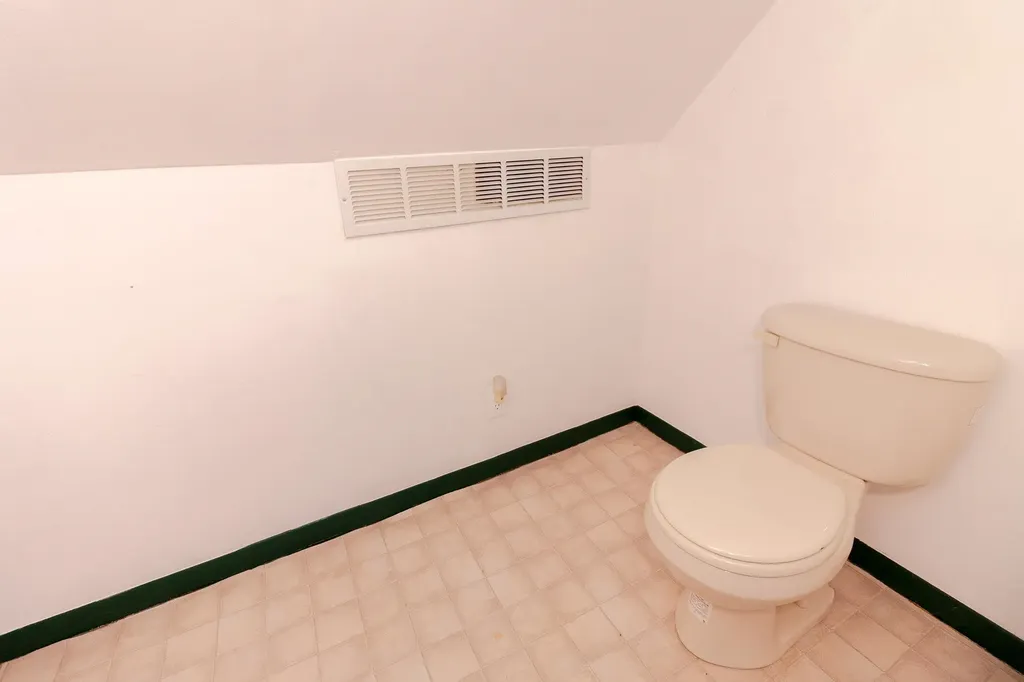 7641 Lindrath Avenue Washington Township MI 48094