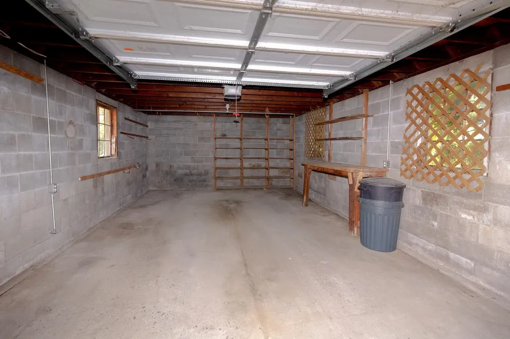 7641 Lindrath Avenue Washington Township MI 48094