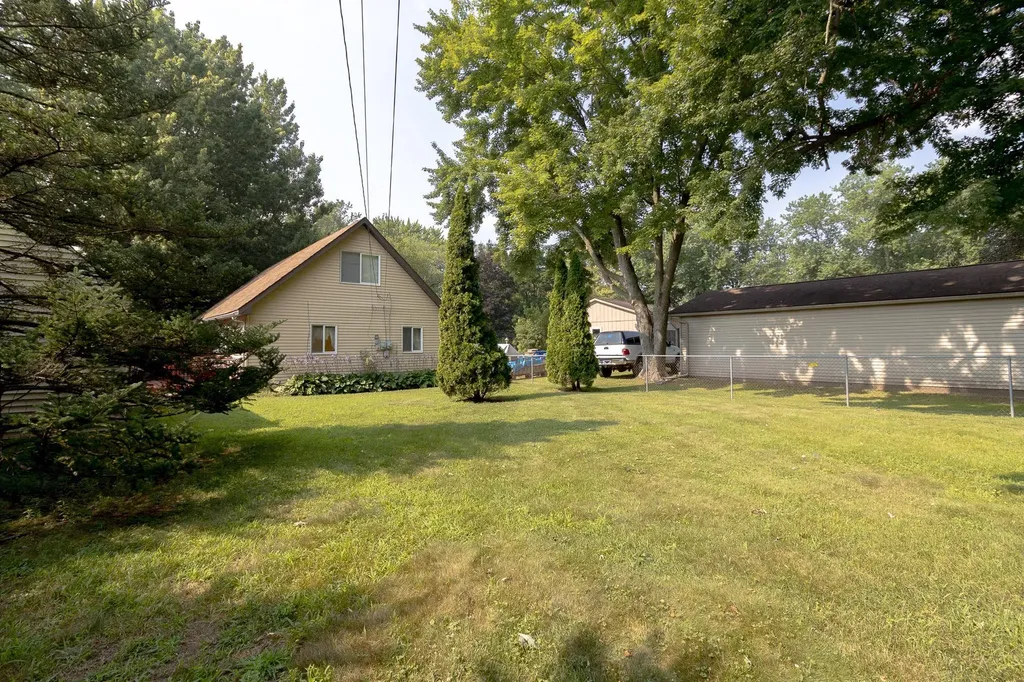 7641 Lindrath Avenue Washington Township MI 48094