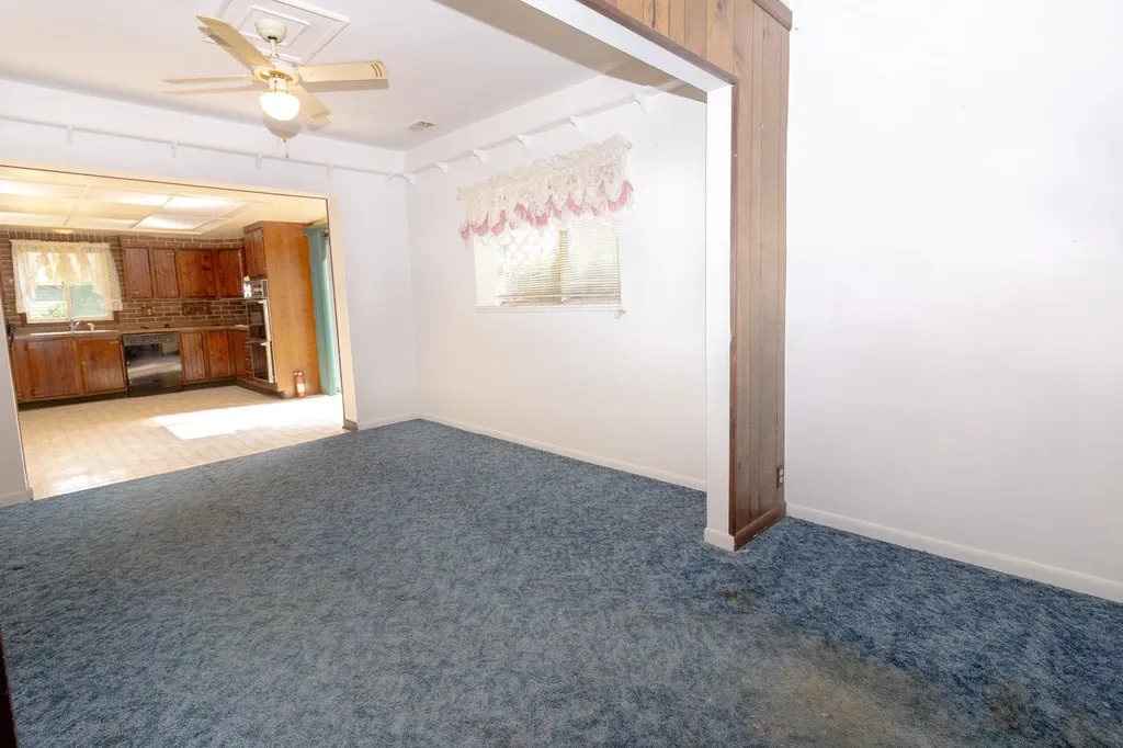 7641 Lindrath Avenue Washington Township MI 48094
